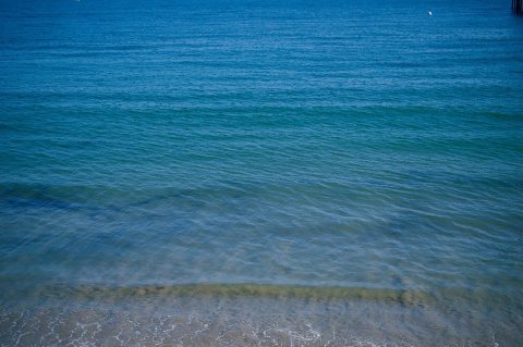 Clean ocean at Keller's Cove in Malibu, Los Angeles 02