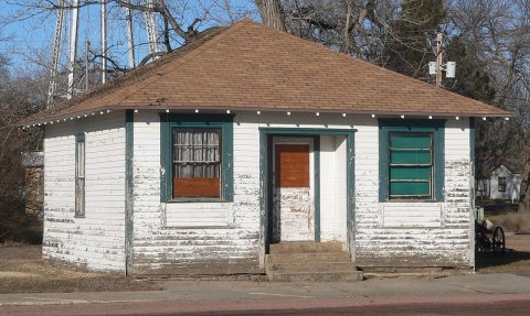 Geddes, South Dakota, building W side Main between 4 and 5