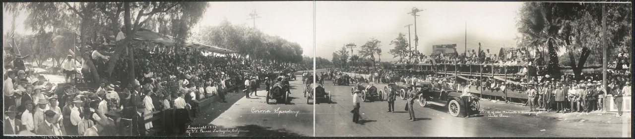 Corona Speedway, start of the medium & heavyweight auto race