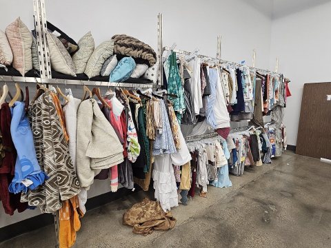 Goodwill interior 002