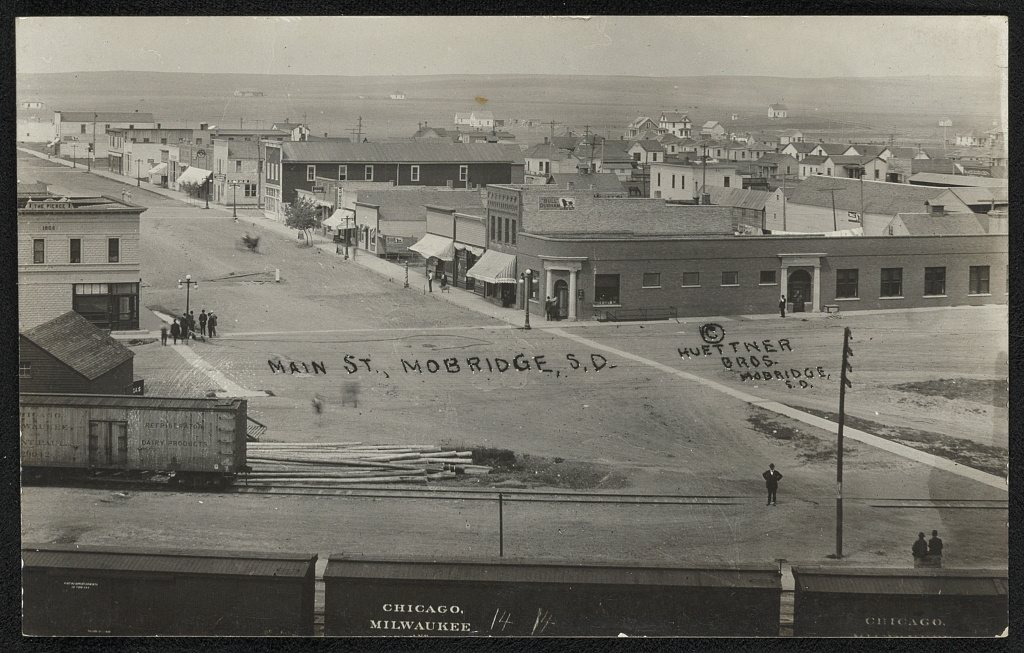 Main St