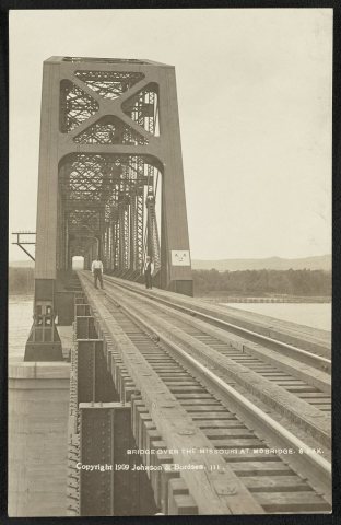 Bridge over the Missouri at Mobridge, S. Dak