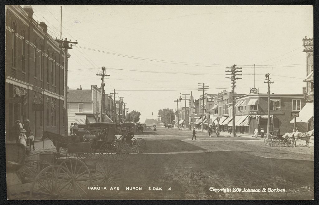 Dakota Ave