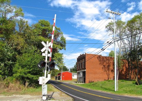 Main-RR-Cedar-Hill-tn1