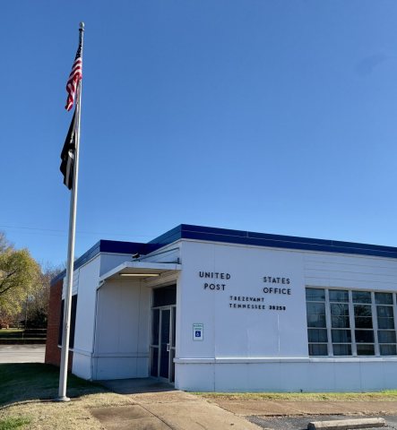 US Post Office in Trezevant, Tennessee (20 November 2022, NW view)