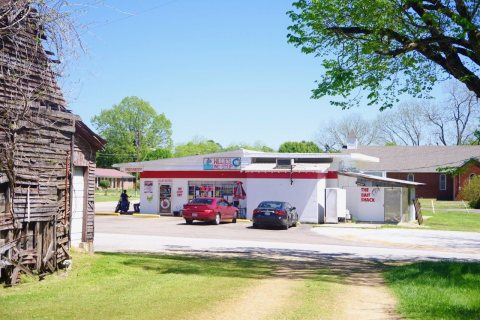 Saltillo-Willies-One-Stop-tn