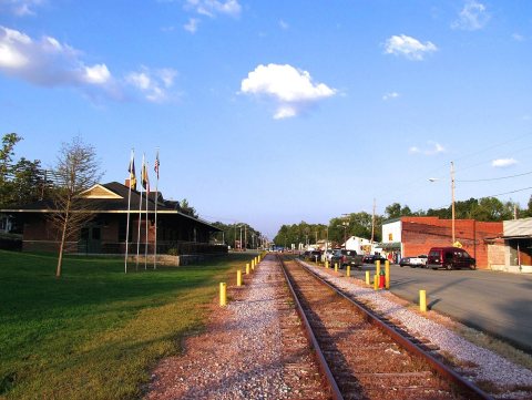 Baxter-RR-tracks-depot-tn1