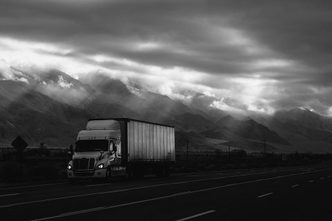 Highway 395, Indio, United States (Unsplash)