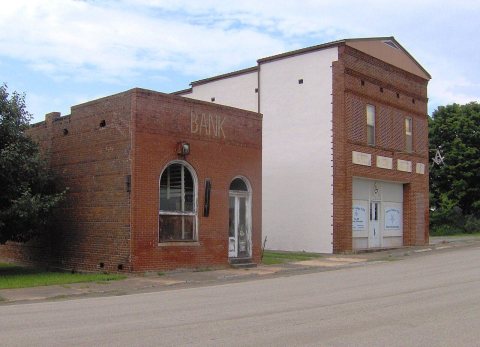 Vonore-bank-lodge-tn1