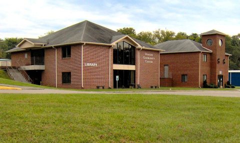 Vonore-library-city-hall-tn1