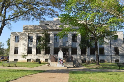 McNairy County Courthouse