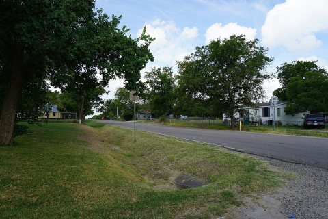 Lone Oak September 2015 1 (Farm to Market Road 513)
