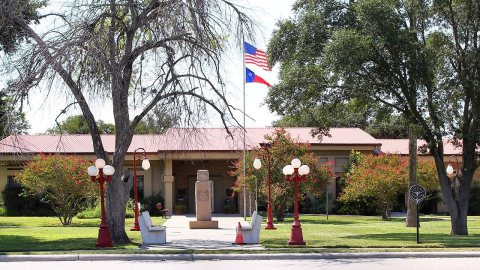 Three Rivers Texas City Hall 2020