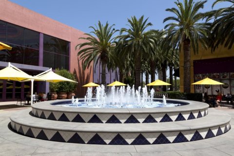 Fountain at shopping Center