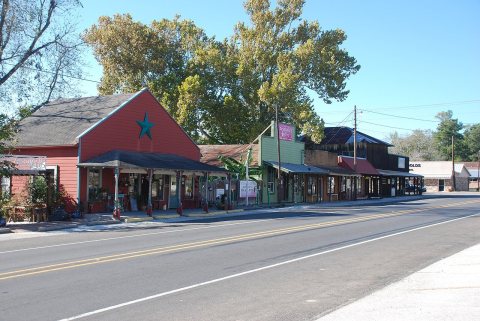 Coldspring TX Houses along Church Street DSC 6232 ad