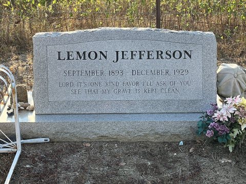 Blind Lemon Jefferson grave in