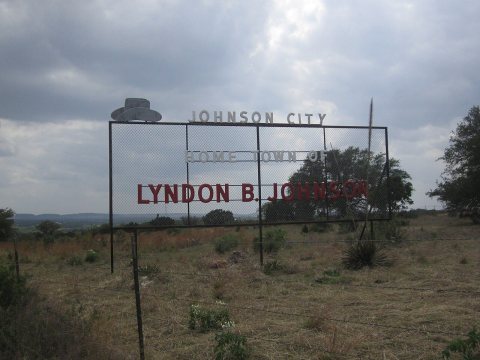 Johnson City, TX, sign IMG 2060
