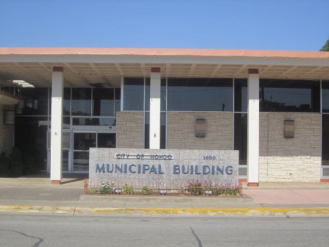 Hondo, TX, Municipal Building IMG 3285