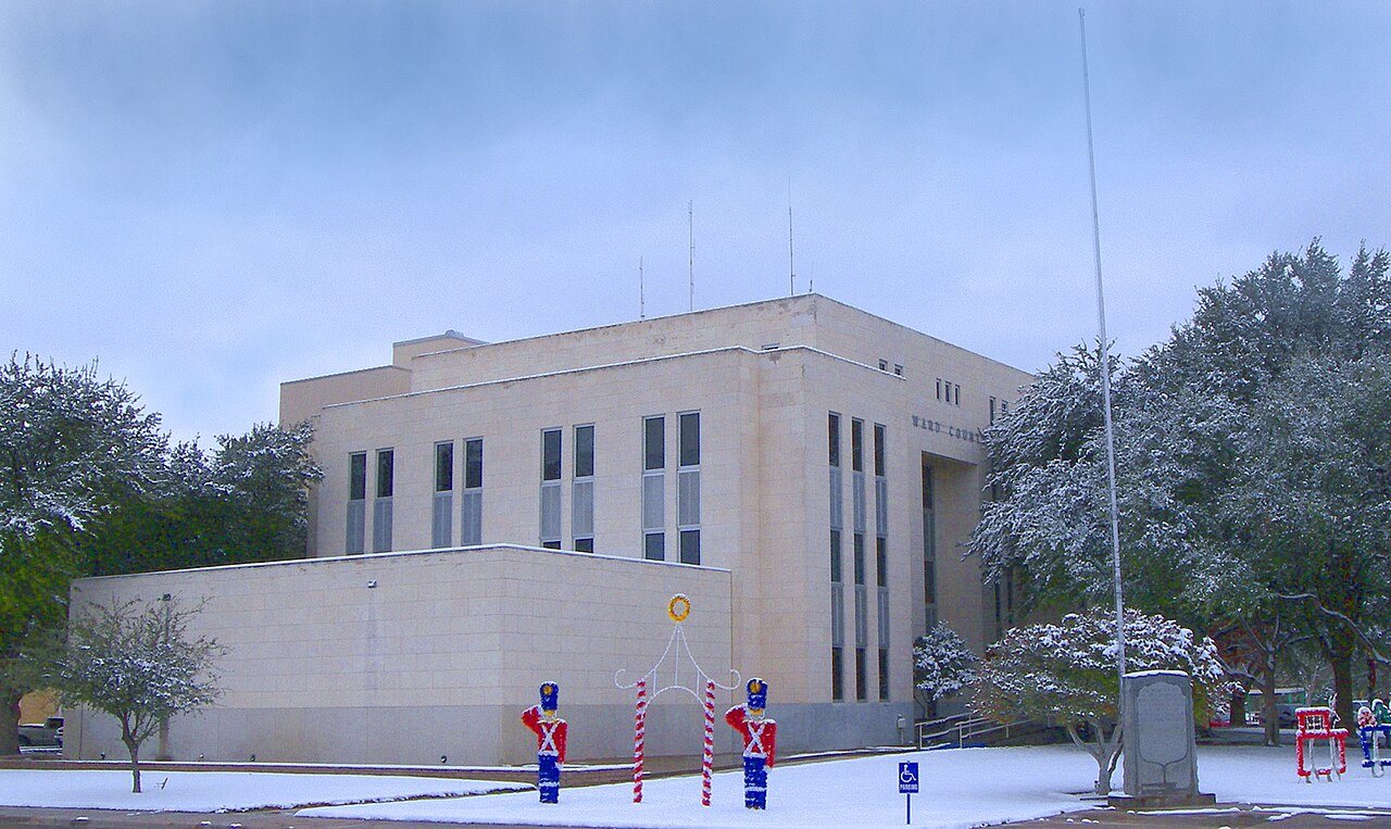Ward county courthouse 2009