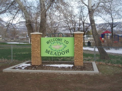 Meadow Utah welcome sign