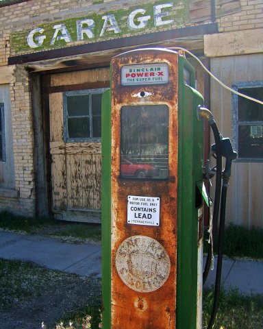 Abandoned Gas Station - panoramio (1)