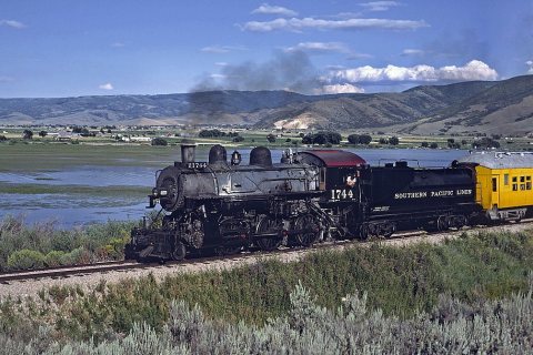 WMR 1744 alongside Deer Creek Reservoir August 1982RPx - Flickr - drewj1946