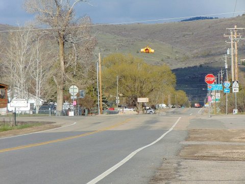 East at the SR-32 & SR-35 junction in Francis, Utah, Apr 16