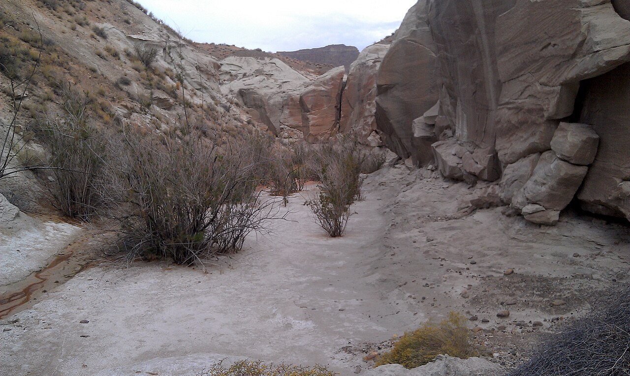 Big Water Slot Canyon - DyeClan.com - panoramio (1)