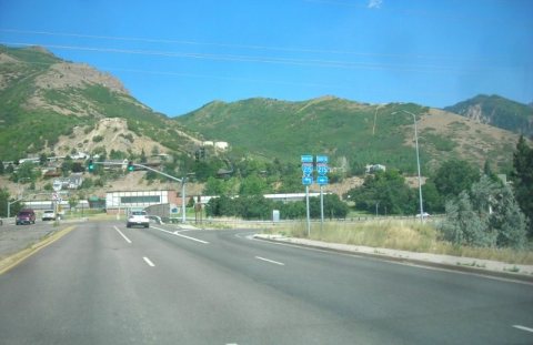 Utah State Route 171 approaching Interstate 215