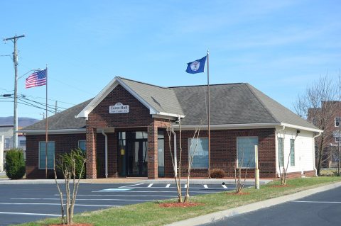 New Castle town hall, Market and Middle