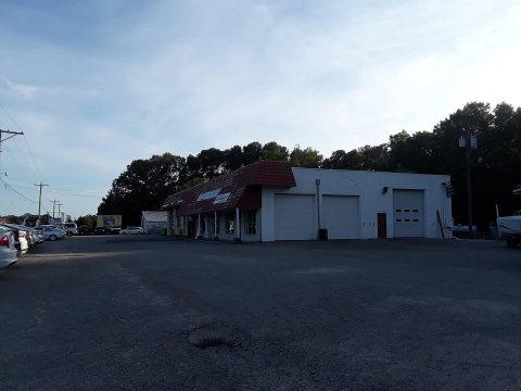 Kool Ford, between Melfa and Keller