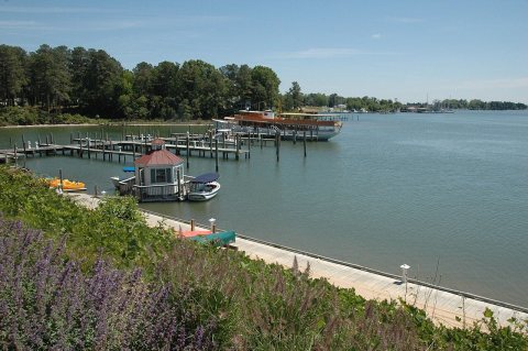 Tides Inn, Carter's Creek, Irvington, Virginia - panoramio - David Broad