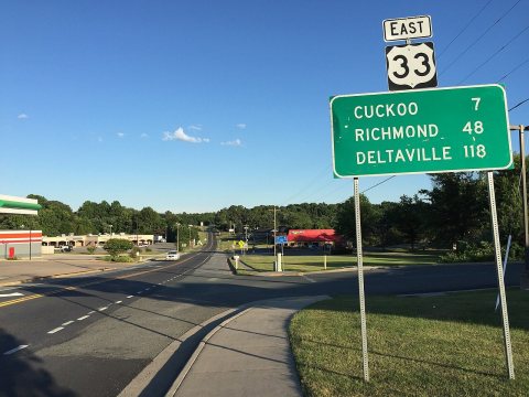2017-06-27 19 25 32 View east along U.S. Route 33 (Jefferson Highway) at Virginia State Route 22 and Virginia State Rou…
