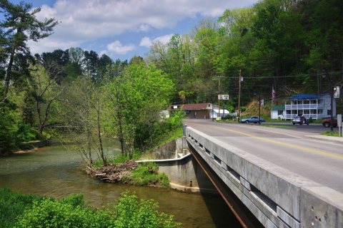 Cedar-Bluff-Cedar-Valley-bridge-va