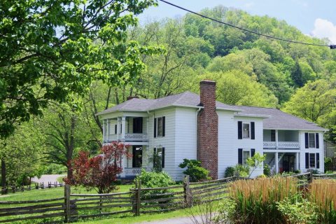 Cedarbluff-310-Old-Kentucky-Turnpike-va