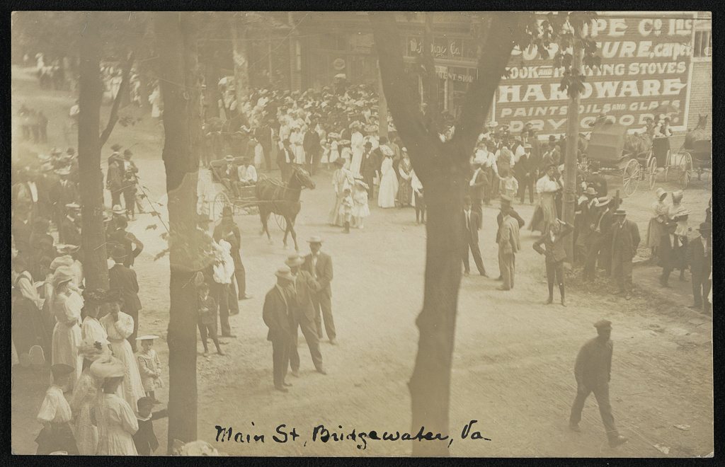 Main St