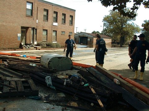 FEMA - 159 - Photograph by Liz Roll taken on 09-24-1999 in Virginia