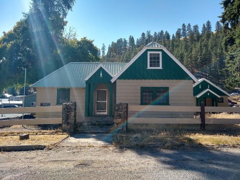 Conconully WA- Old Forest Service Bunkhouse built by CCC 1936