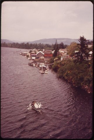 THE RIVERSIDE TOWN OF CATHLAMET BOASTS A POPULATION OF 656