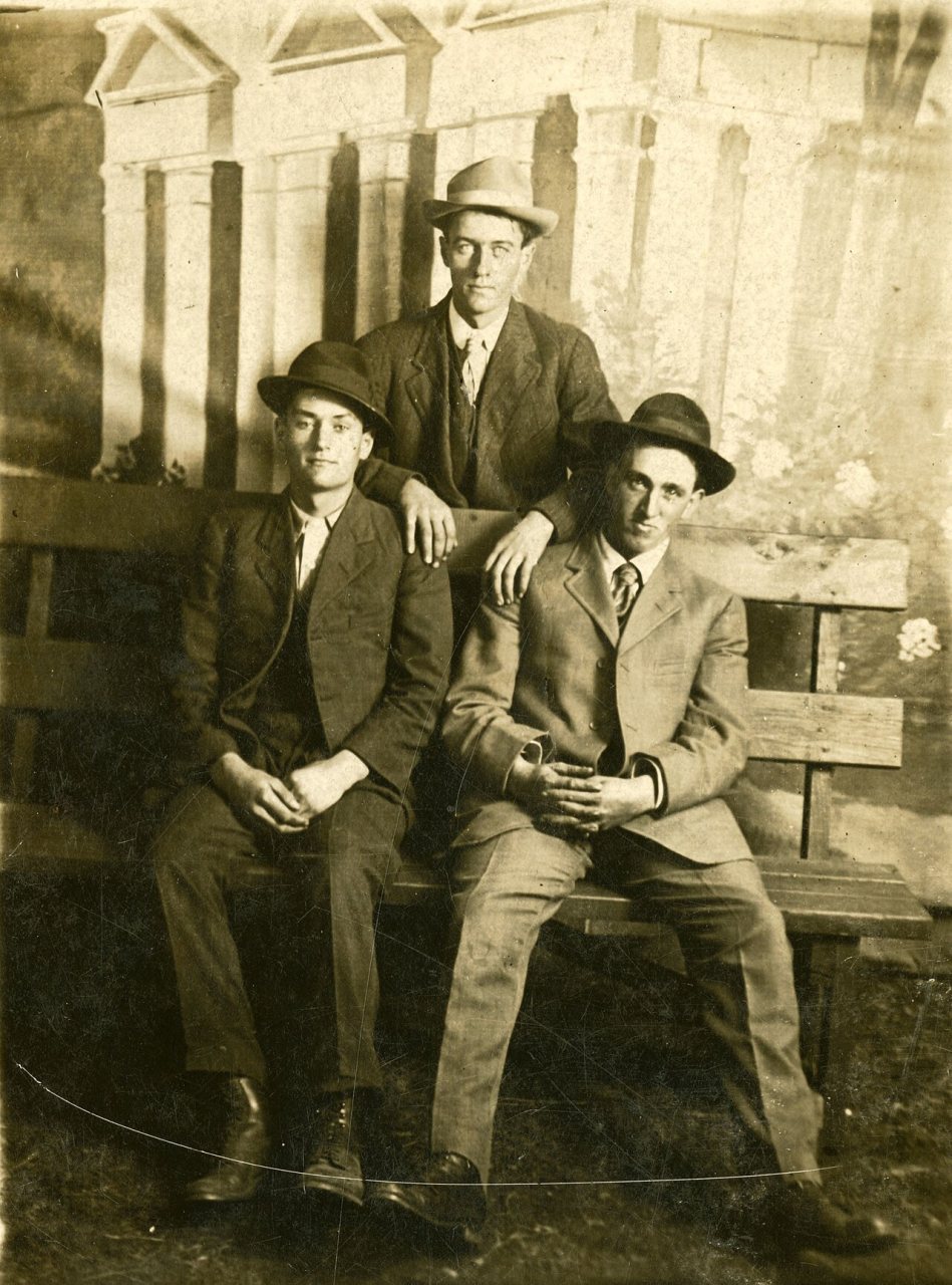 Chase and Higbee cousins, Tekoa, Washington, circa 1900 - DPLA - 4d6f95d0ee672d908f10e1c6f8db2b3c