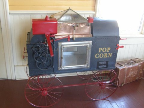 Popcorn maker