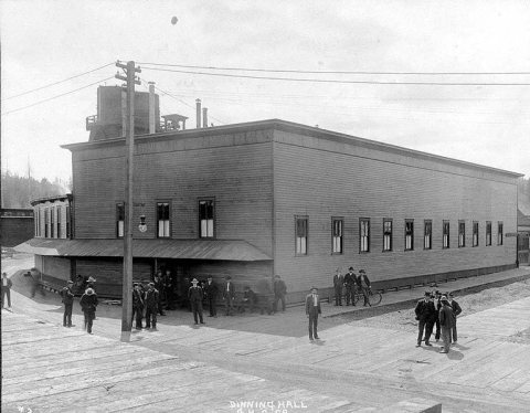 Grays Harbor Commercial Co. dining hall, Cosmopolis, Washington, ca. 1900