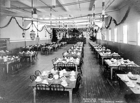 Grays Harbor Commercial Co. dining hall interior, Cosmopolis, Washington, ca. 1900