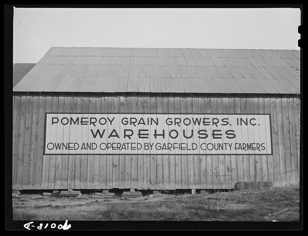 Sign on wheat sack warehouse. Pomeroy, Washington