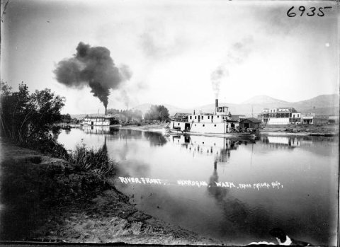 Steamboats at Okanogan wharf, May 1909