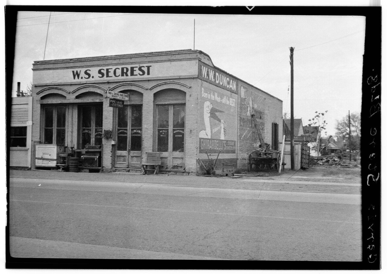 P. T. Garvis Store
