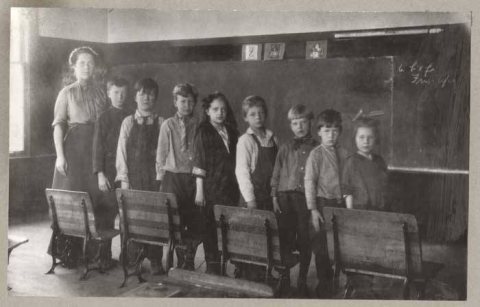 Students at Kenmore's first school, ca. 1915