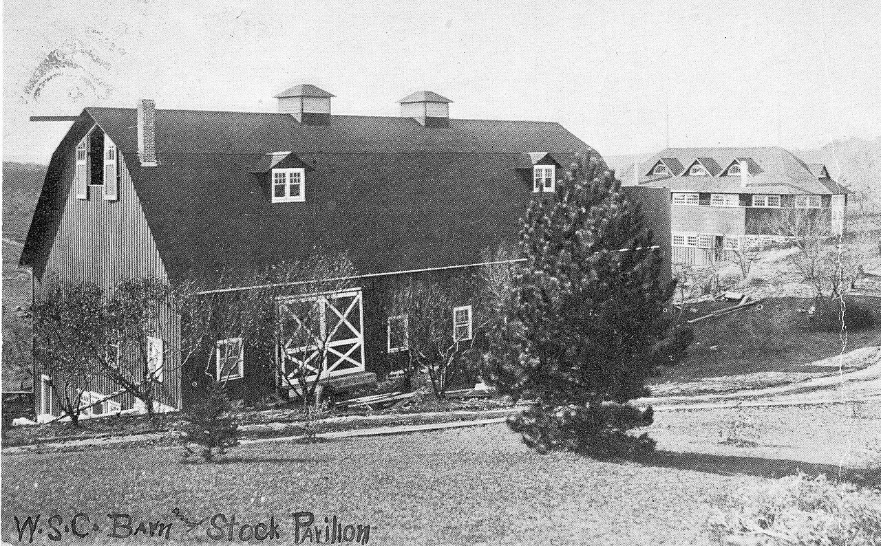 State College of Washington dairy barn and stock pavilion, Pullman, Washington, circa 1905 - DPLA - 748a60d941ef9a25fce…
