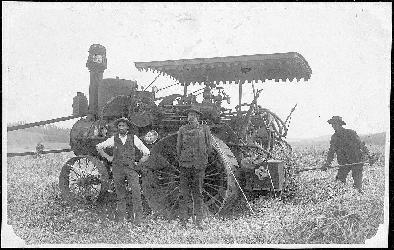 Gaar-Scott steam engine, Albion, Washington, circa 1905 - DPLA - 7b992292d4dcb9edbdb3d8e6a3d2cbe7