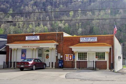 Sylvester-Community-Center-Post-Office-wv